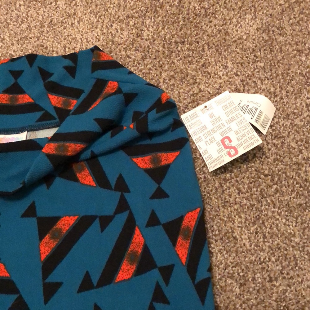 Small Lularoe Cassie NWT - Picture 3 of 4